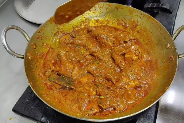 Simple Chicken Recipe in Hindi