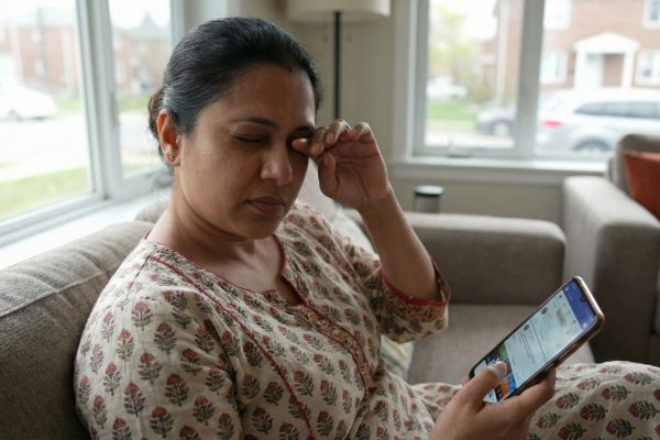 Eyes Strain Relief Tips in Hindi – मोबाइल से होने वाले आंखों के दर्द का घरेलू इलाज