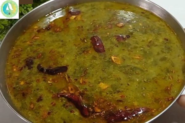 Lahsuni Bathua Dal recipe – सर्दियों की पौष्टिक और गर्माहट देने वाली डिश